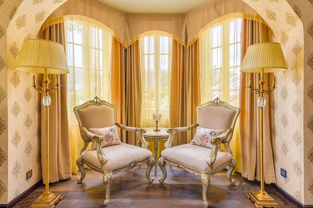 The Westbury Palace ヌワラ・エリヤ 部屋 写真